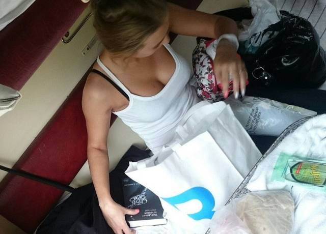 Trains In Russia Is Where You Can Meet Real Hot Girls (32 pics)