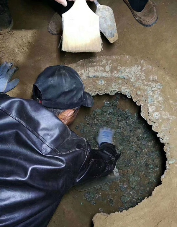 Ancient Сoins Found (4 pics)