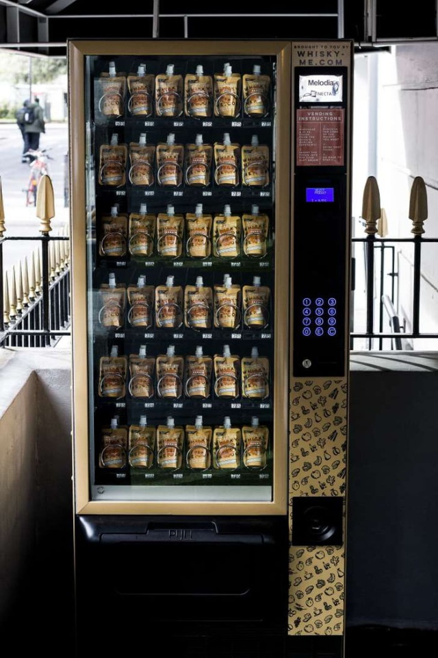 Whiskey Vending Machine In London (4 pics)