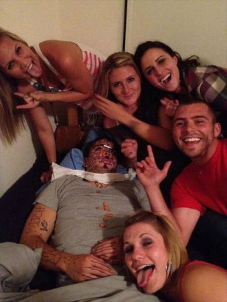 Drunk People Doing Stupid Things (43 pics)