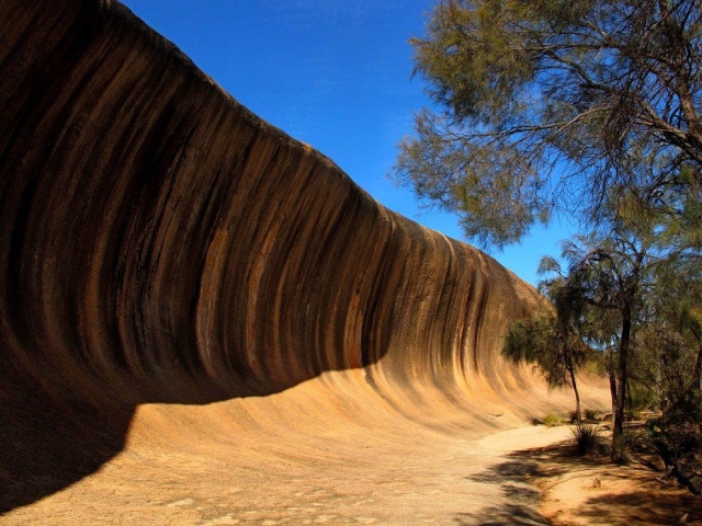 Wave Rock In Australia (9 pics)