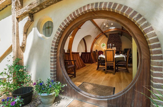 "The Lord of the Rings" Hotel In The UK (7 pics)