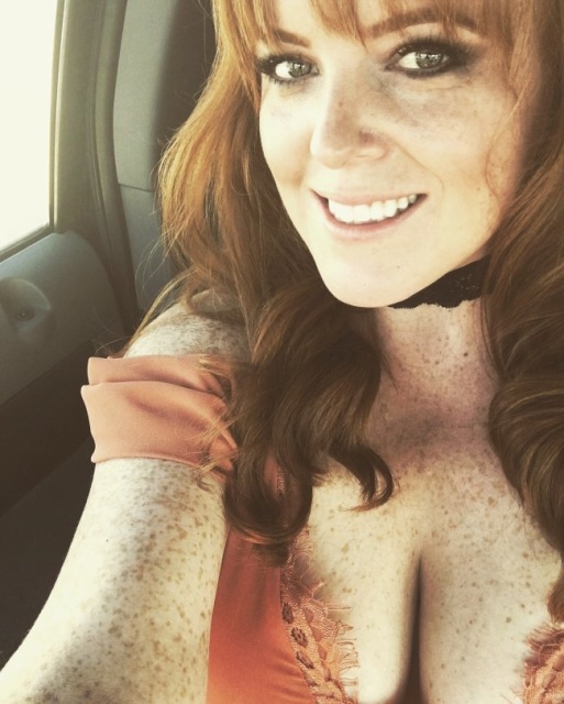 Cleavage Is The Best Thing Ever (30 pics)