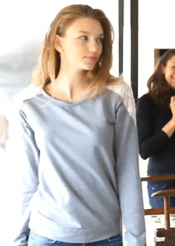 Awesome Girls (20 gifs)