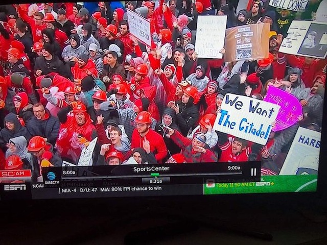 College Gameday Signs (16 pics)