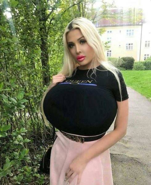 Sindy Starlet Now Has The Biggest Boobs In Norway (16 pics)
