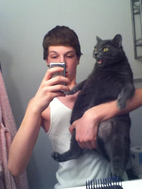 Men Posing With Cats (20 pics)