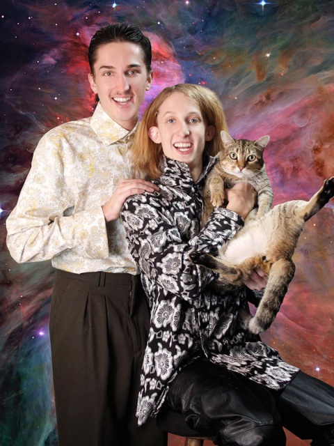 Men Posing With Cats (20 pics)