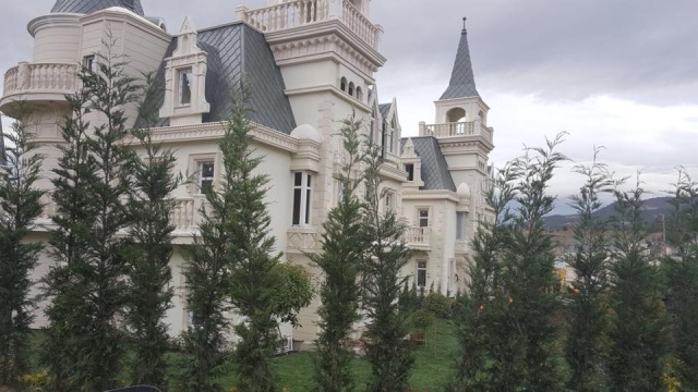 Builder of $200 Million Turkish Chateaux Project Goes Bankrupt (11 pics)