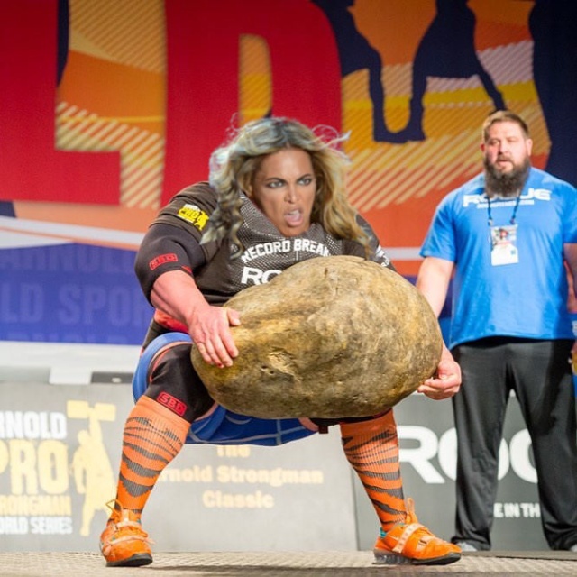 Strongman Dimitar Savatinov Lifts World's Largest Potato (12 pics)
