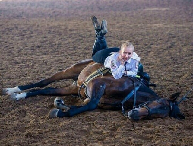 Russian Mounted Police Girls (19 pics)