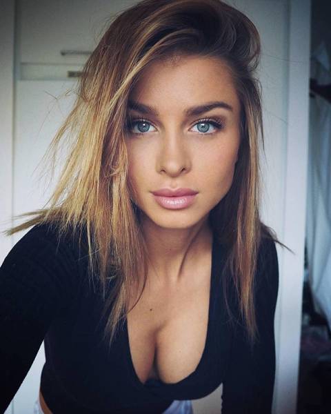 Hot Girls From Sweden (17 pics)