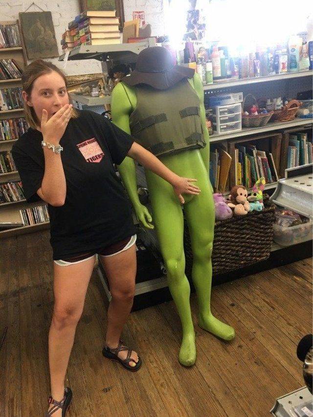 Crazy Stuff From Thrift Shops (46 pics)