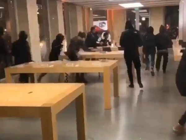 Bordeaux Apple Store Robbed And Vandalized In French Riots