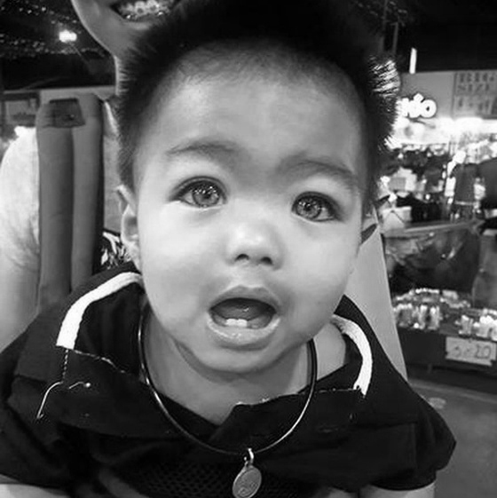 Adorable, Blue-eyed Thai Baby (5 pics)