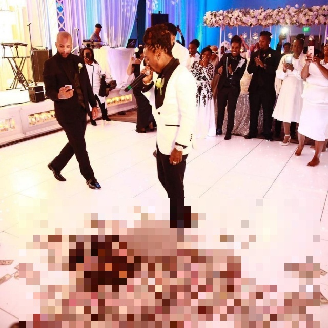 Rapper  Jacquees Gives Two bags Stuffed With $100,000 As Wedding Gift To His Mother (3 pics)