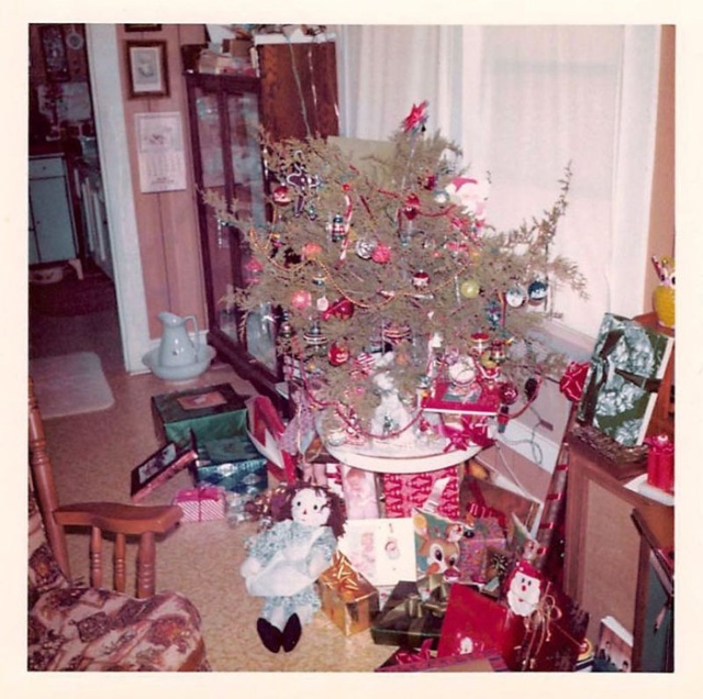 Photos Of Christmas Home Decor In The 1950s And 1960s (30 pics)