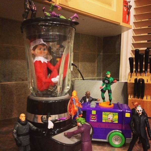 Some Perfect “Elf On The Shelf” Placement Ideas (44 pics)