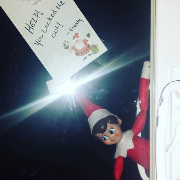 Some Perfect “Elf On The Shelf” Placement Ideas (44 pics)