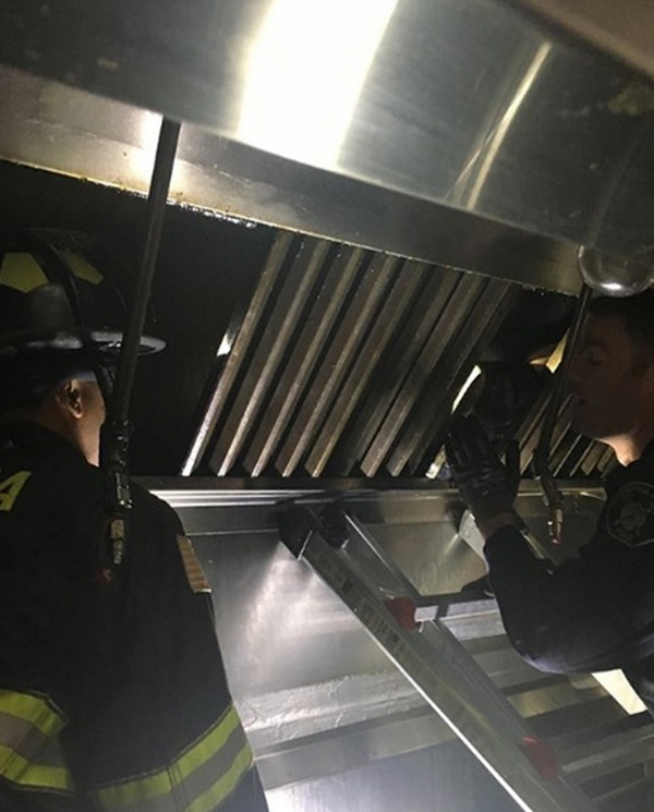 Would-be Burglar Rescued After Getting Stuck In Restaurant Grease Vent For 2 Days (6 pics)