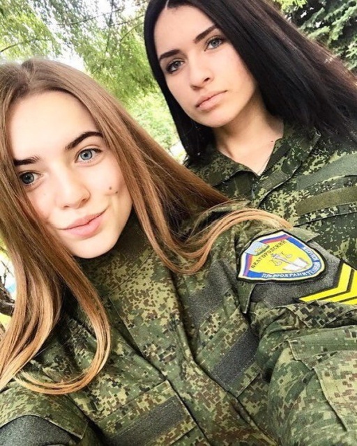 Russian Army Girls (14 pics)