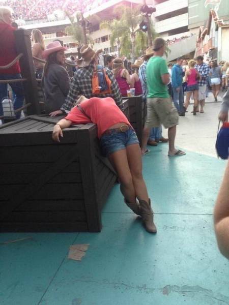 What Happens If You Drink Too Much (47 pics)