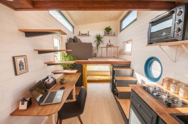 140 Square Feet (13 sq m) Tiny Home With 2 Bedrooms (11 pics)
