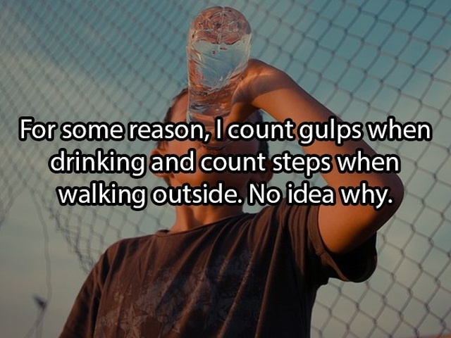 The Secret Habits You’ve Always Wondered If Others Do Too (19 pics)