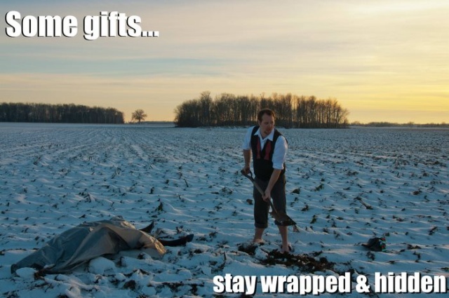 10 Years Ago Mom Told Son To “Sober Up” And Make His Own Christmas Cards, Son Doesn’t Disappoint Every Year (13 pics)