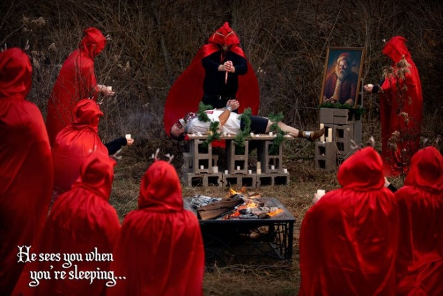 10 Years Ago Mom Told Son To “Sober Up” And Make His Own Christmas Cards, Son Doesn’t Disappoint Every Year (13 pics)
