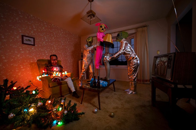 10 Years Ago Mom Told Son To “Sober Up” And Make His Own Christmas Cards, Son Doesn’t Disappoint Every Year (13 pics)