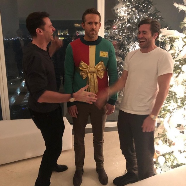 Hugh Jackman and Jake Gyllenhaal Laughing At Ryan Reynolds' Ugly Sweater (2 pics)