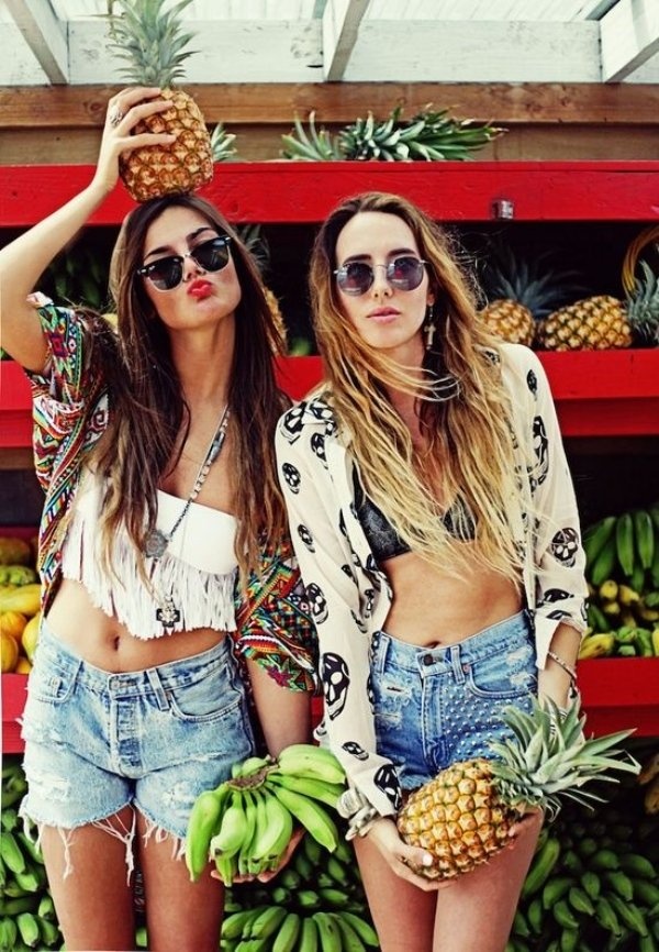 Pineapple Girls (25 pics)