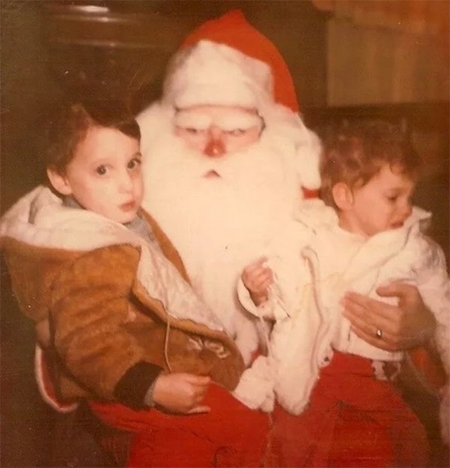 Creepy Santa Photos (22 pics)
