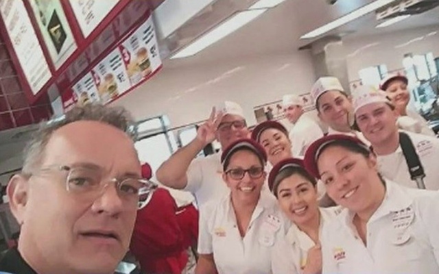 Tom Hanks Surprises Fans at In-N-Out Burger and Buys Them Lunch (4 pics)