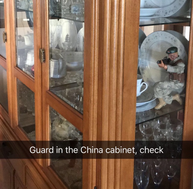 Every Christmas This Guy ‘Improves’ His Mom’s Christmas Decorations With His Soldier Figurines And It’s Hilarious (17 pics)