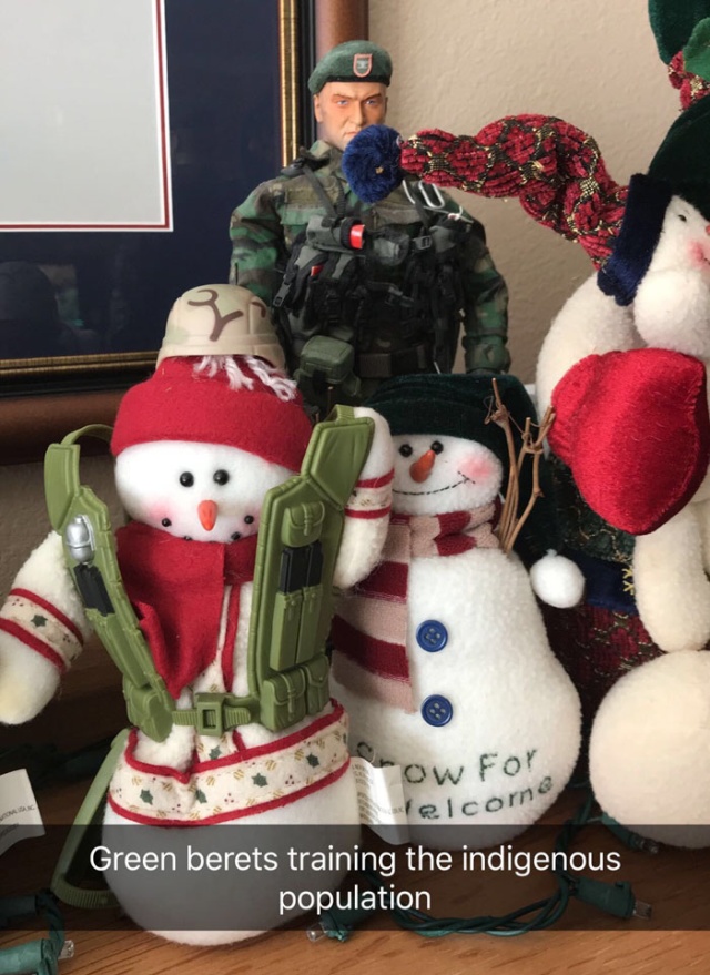 Every Christmas This Guy ‘Improves’ His Mom’s Christmas Decorations With His Soldier Figurines And It’s Hilarious (17 pics)