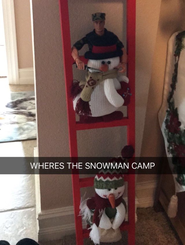 Every Christmas This Guy ‘Improves’ His Mom’s Christmas Decorations With His Soldier Figurines And It’s Hilarious (17 pics)