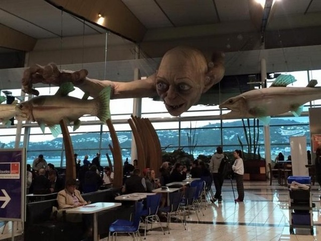 Strange Things At The Airports (29 pics)