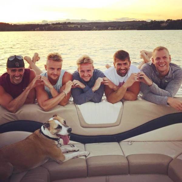 Boys Making Photos Like Girls (43 pics)