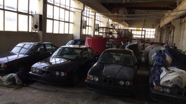 11 Brand New 1994 BMW 5 Series (E34) Found In An Abandoned Warehouse In Bulgaria (5 pics)