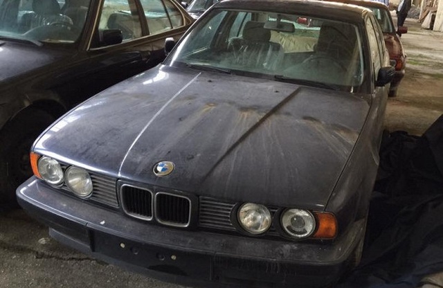 11 Brand New 1994 BMW 5 Series (E34) Found In An Abandoned Warehouse In Bulgaria (5 pics)
