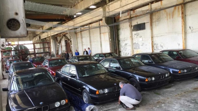 11 Brand New 1994 BMW 5 Series (E34) Found In An Abandoned Warehouse In Bulgaria (5 pics)