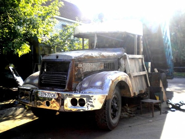 Old Russian Truck Gets A New Look (42 pics)