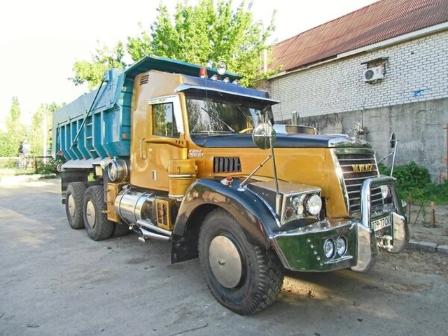 Old Russian Truck Gets A New Look (42 pics)