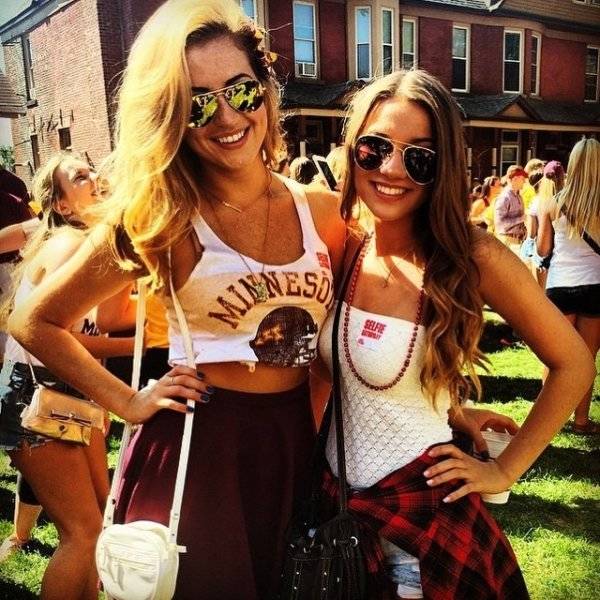 Welcome To College (61 pics)