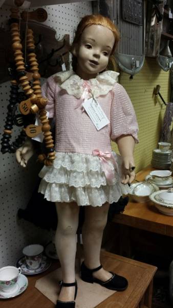 Thrift Shops Are Strange (64 pics)