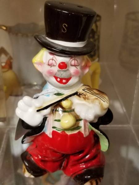 Thrift Shops Are Strange (64 pics)