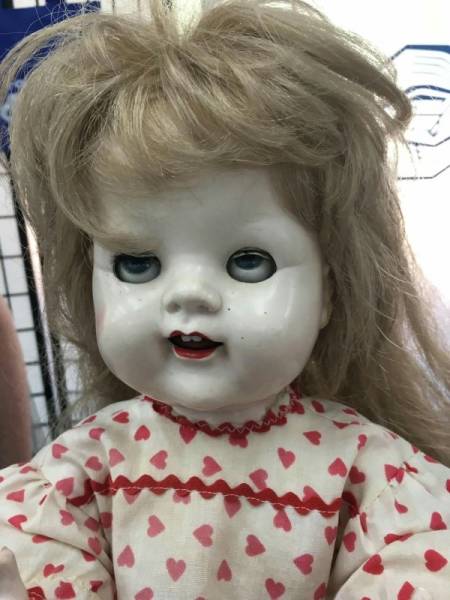 Thrift Shops Are Strange (64 pics)