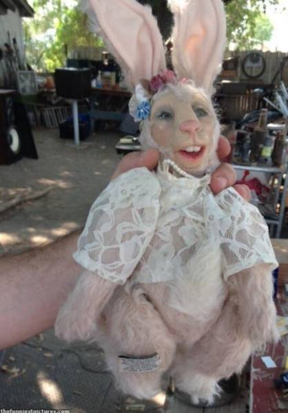 Thrift Shops Are Strange (64 pics)